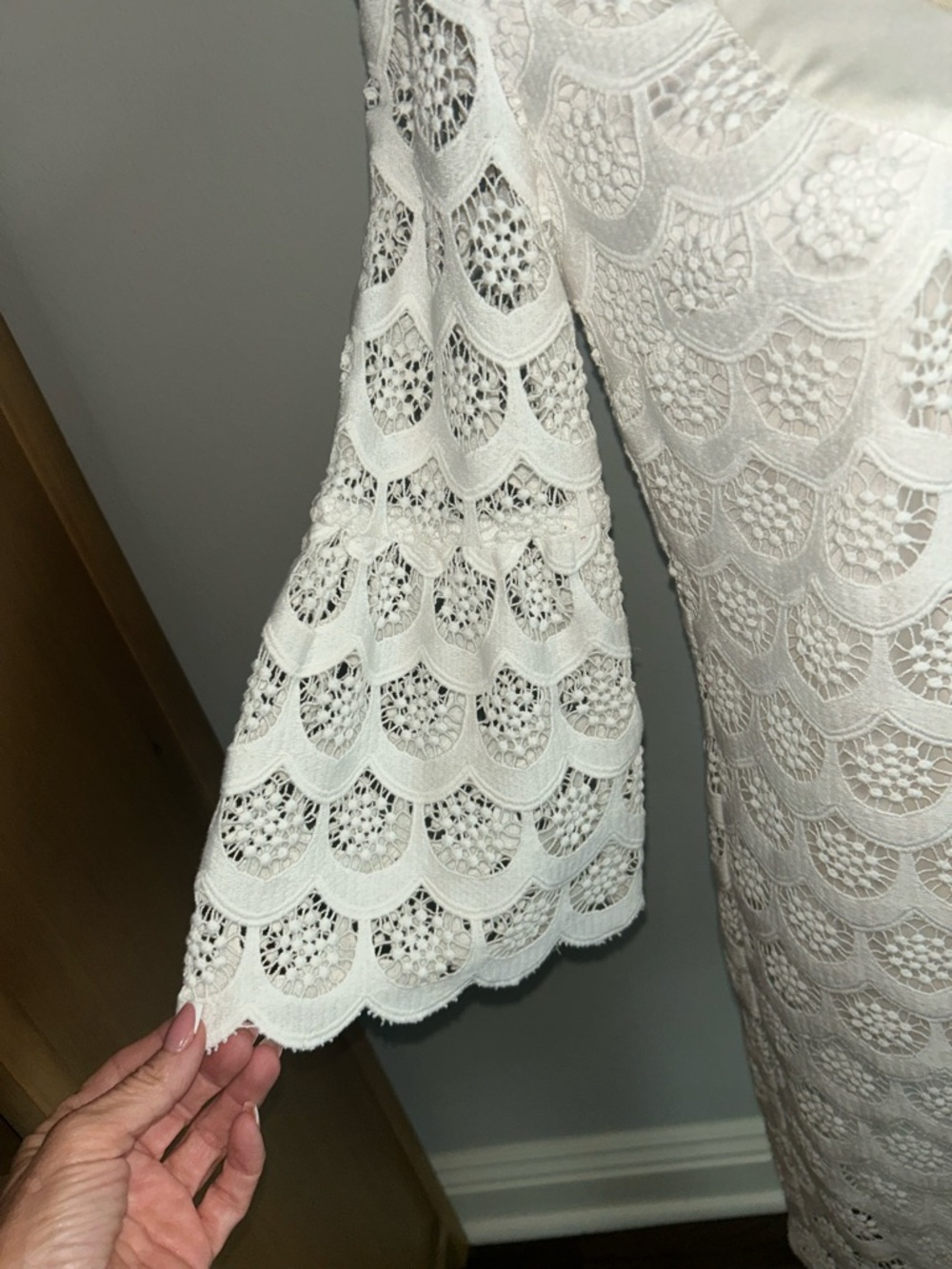NEW Trina Turk White Lace Crochet Scallop Shift Dress Sz 2 - Picture 3 of 7